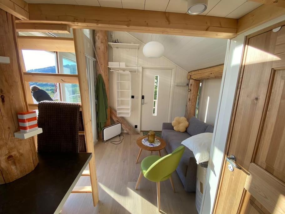 Minihus Med Drommeutsikt Til Sunnmorsalpene Apartment Aure  ภายนอก รูปภาพ