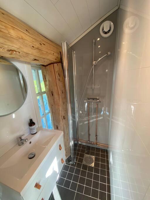 Minihus Med Drommeutsikt Til Sunnmorsalpene Apartment Aure  ภายนอก รูปภาพ